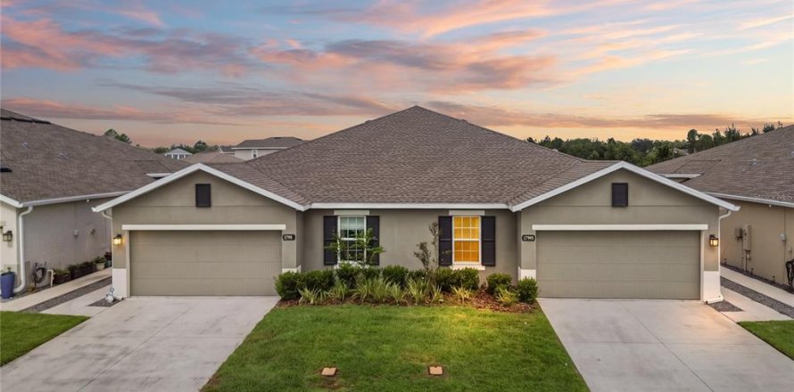 Villa ou maison à Land O' Lakes, Floride 3 chambres, 142.33 m2 № 2387446