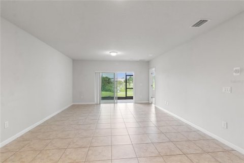 Villa ou maison à louer à Land O' Lakes, Floride: 3 chambres, 142.33 m2 № 2387446 - photo 8