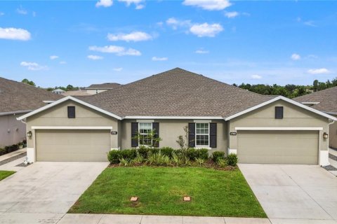 Villa ou maison à louer à Land O' Lakes, Floride: 3 chambres, 142.33 m2 № 2387446 - photo 2