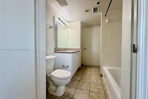 Apartment in Miami, Florida 1 bedroom, 3164.44 sq.m. № 1997831 - photo 7