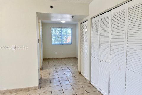 Apartment in Miami, Florida 1 bedroom, 3164.44 sq.m. № 1997831 - photo 9