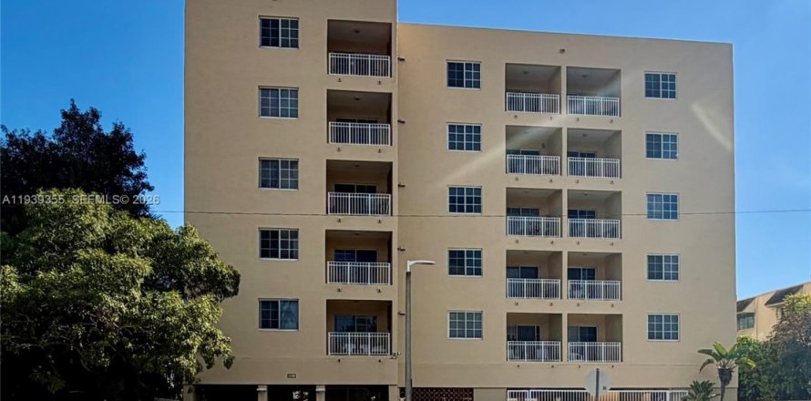 Apartment in Miami, Florida 1 bedroom, 3164.44 sq.m. № 1997831