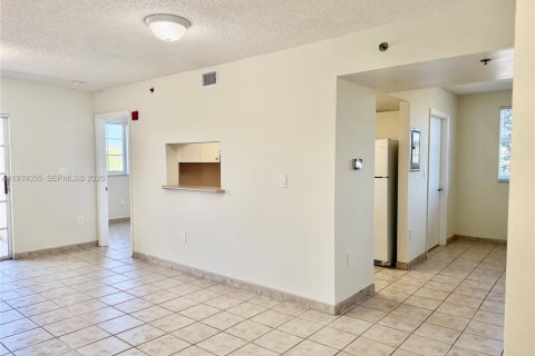 Apartment in Miami, Florida 1 bedroom, 3164.44 sq.m. № 1997831 - photo 13