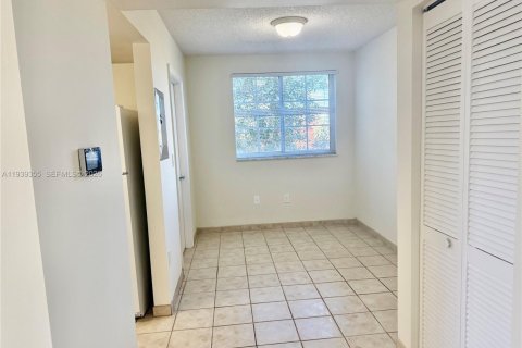 Apartment in Miami, Florida 1 bedroom, 3164.44 sq.m. № 1997831 - photo 15