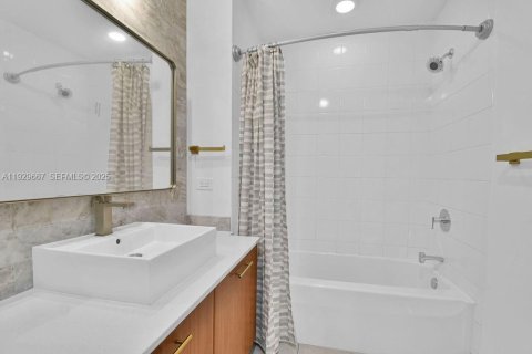 Copropriété à vendre à Miami, Floride: 2 chambres, 109.72 m2 № 2272059 - photo 22