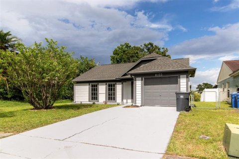 House in Tampa, Florida 3 bedrooms, 110.55 sq.m. № 1820886 - photo 2