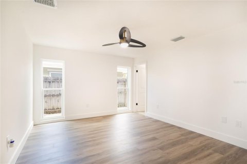 Casa en venta en Pinellas Park, Florida, 4 dormitorios, 140.28 m2 № 1825427 - foto 12