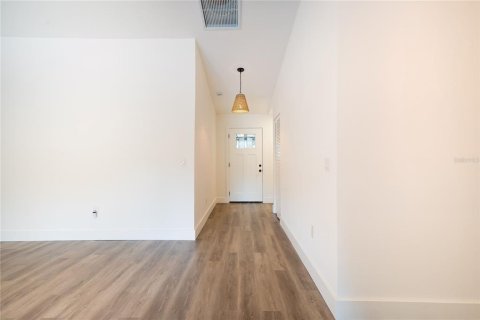 Casa en venta en Pinellas Park, Florida, 4 dormitorios, 140.28 m2 № 1825427 - foto 4