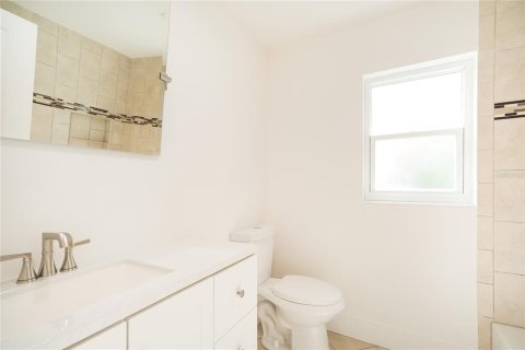 Casa en venta en Pinellas Park, Florida, 4 dormitorios, 140.28 m2 № 1825427 - foto 23