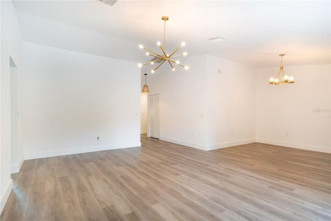 Casa en venta en Pinellas Park, Florida, 4 dormitorios, 140.28 m2 № 1825427 - foto 5