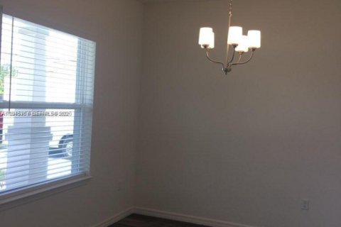 Casa en venta en Port St. Lucie, Florida, 4 dormitorios, 189.52 m2 № 2001972 - foto 5