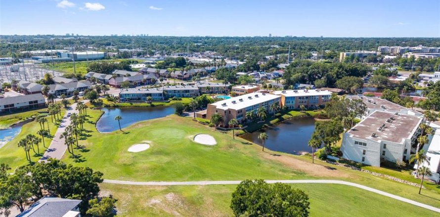 Condo à Largo, Floride, 2 chambres  № 2129336
