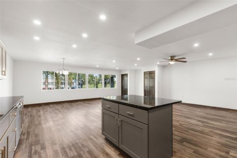 Copropriété à vendre à Largo, Floride: 2 chambres, 135.64 m2 № 2129336 - photo 8