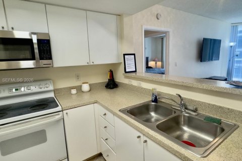 Купить кондоминиум в Санни-Айлс-Бич, Флорида 2 спальни, 119.84м2, № 2009469 - фото 9