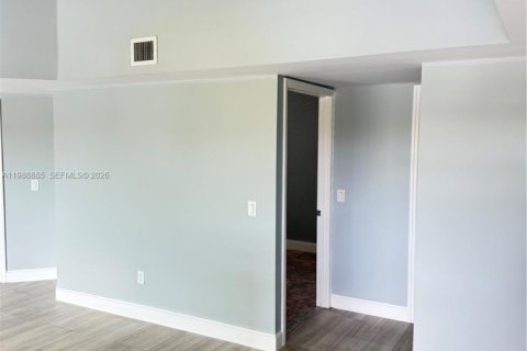 Купить кондоминиум в Пемброк-Пайнс, Флорида 3 спальни, 115.85м2, № 2051999 - фото 21