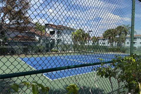 Купить кондоминиум в Пемброк-Пайнс, Флорида 3 спальни, 115.85м2, № 2051999 - фото 29