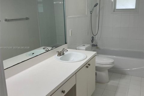 Снять в аренду кондоминиум в Майами-Лейкс, Флорида 2 спальни, 94.76м2, № 2011438 - фото 4