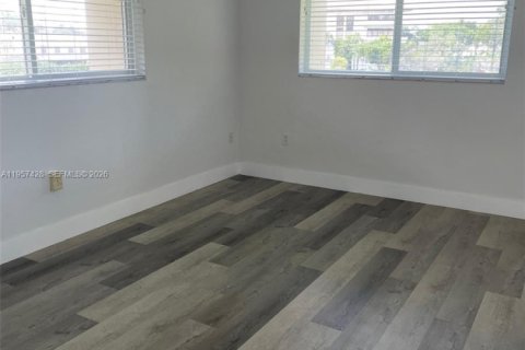 Снять в аренду кондоминиум в Майами-Лейкс, Флорида 2 спальни, 94.76м2, № 2011438 - фото 3