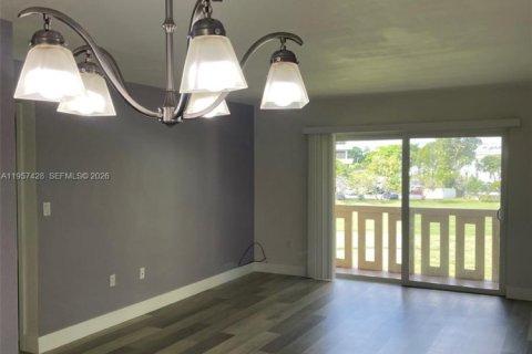 Снять в аренду кондоминиум в Майами-Лейкс, Флорида 2 спальни, 94.76м2, № 2011438 - фото 13