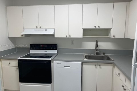 Снять в аренду кондоминиум в Майами-Лейкс, Флорида 2 спальни, 94.76м2, № 2011438 - фото 10