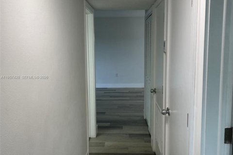 Снять в аренду кондоминиум в Майами-Лейкс, Флорида 2 спальни, 94.76м2, № 2011438 - фото 8