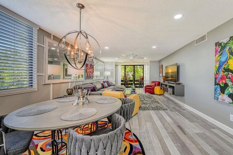 Condo in Longboat Key, Florida, 2 bedrooms  № 2112088 - photo 16