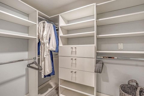 Condo in Longboat Key, Florida, 2 bedrooms  № 2112088 - photo 27
