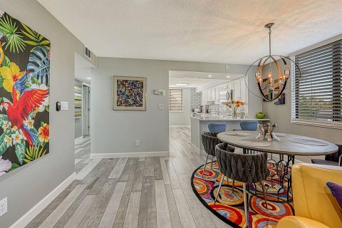 Condo in Longboat Key, Florida, 2 bedrooms  № 2112088 - photo 17