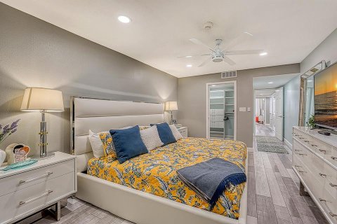 Condo in Longboat Key, Florida, 2 bedrooms  № 2112088 - photo 26