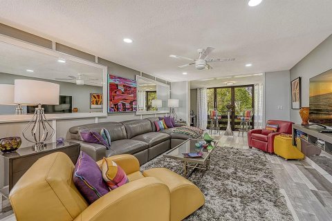 Condo in Longboat Key, Florida, 2 bedrooms  № 2112088 - photo 9