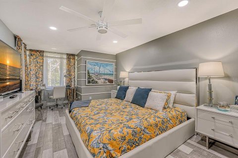 Condo in Longboat Key, Florida, 2 bedrooms  № 2112088 - photo 24