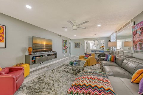 Condo in Longboat Key, Florida, 2 bedrooms  № 2112088 - photo 13