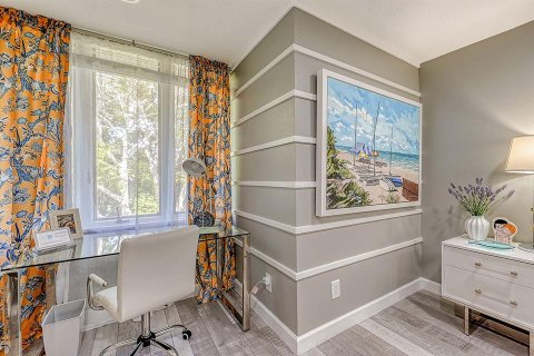 Condo in Longboat Key, Florida, 2 bedrooms  № 2112088 - photo 25