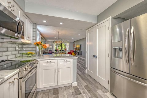 Condo in Longboat Key, Florida, 2 bedrooms  № 2112088 - photo 22