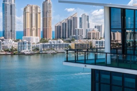 Condominio en venta en Aventura, Florida, 6 dormitorios, 575.99 m2 № 1491602 - foto 14