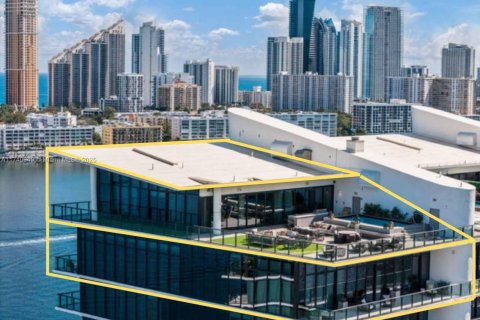 Condominio en venta en Aventura, Florida, 6 dormitorios, 575.99 m2 № 1491602 - foto 2