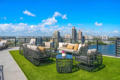 Condominio en venta en Aventura, Florida, 6 dormitorios, 575.99 m2 № 1491602 - foto 25