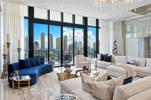 Condominio en venta en Aventura, Florida, 6 dormitorios, 575.99 m2 № 1491602 - foto 1