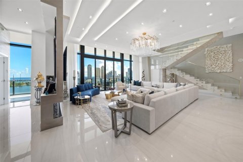 Condominio en venta en Aventura, Florida, 6 dormitorios, 575.99 m2 № 1491602 - foto 10