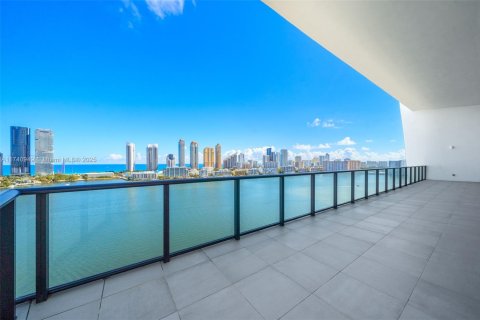 Condominio en venta en Aventura, Florida, 6 dormitorios, 575.99 m2 № 1491602 - foto 30