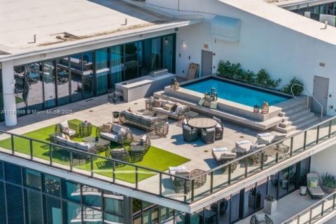 Condominio en venta en Aventura, Florida, 6 dormitorios, 575.99 m2 № 1491602 - foto 3