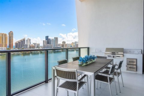 Condominio en venta en Aventura, Florida, 6 dormitorios, 575.99 m2 № 1491602 - foto 16
