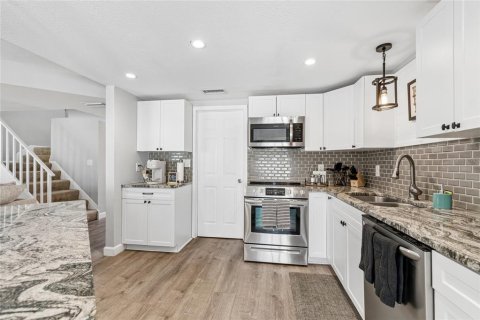 Touwnhouse à vendre à Pinellas Park, Floride: 3 chambres, 139.35 m2 № 2099731 - photo 14