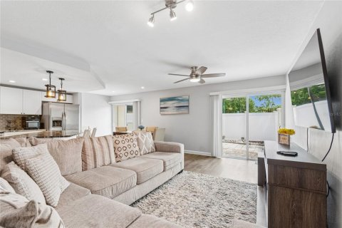Touwnhouse à vendre à Pinellas Park, Floride: 3 chambres, 139.35 m2 № 2099731 - photo 5