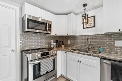 Touwnhouse à vendre à Pinellas Park, Floride: 3 chambres, 139.35 m2 № 2099731 - photo 15
