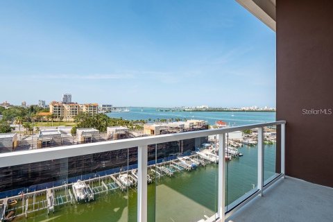 Condominio en venta en Clearwater, Florida, 2 dormitorios, 153.75 m2 № 2101899 - foto 10