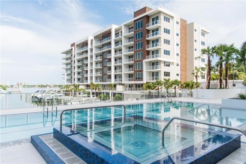 Condominio en venta en Clearwater, Florida, 2 dormitorios, 153.75 m2 № 2101899 - foto 26