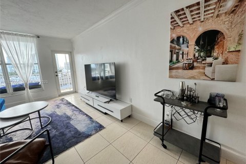 Condo in Miami Beach, Florida, 1 bedroom № 1976788 - photo 7