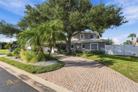 Villa ou maison à louer à Saint Pete Beach, Floride: 4 chambres, 202.25 m2 № 2405098 - photo 3