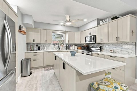 Villa ou maison à louer à Saint Pete Beach, Floride: 4 chambres, 202.25 m2 № 2405098 - photo 7